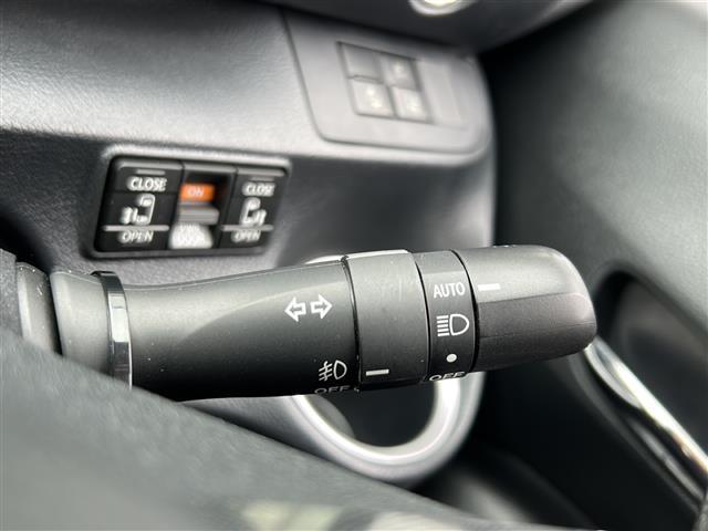 シエンタ G クエロ 純正7インチナビ/バックモニター/フルセグテレビ/両側パワースライドドア/トヨタセーフティセンス/社外アルミホイール/純正フロアマット/LEDヘッドライト/ハーフレザーシート/オレンジステッチ/ETC(14枚目)