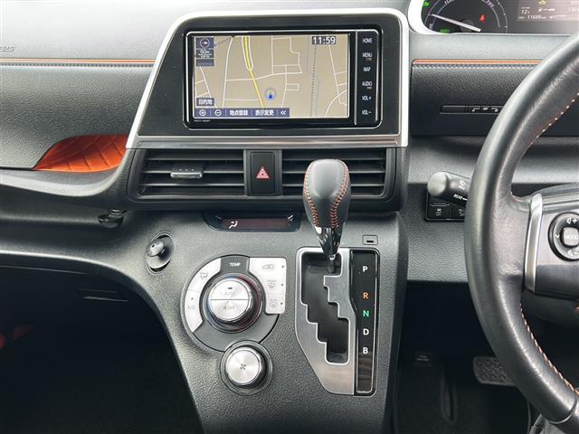 シエンタ G クエロ 純正7インチナビ/バックモニター/フルセグテレビ/両側パワースライドドア/トヨタセーフティセンス/社外アルミホイール/純正フロアマット/LEDヘッドライト/ハーフレザーシート/オレンジステッチ/ETC(16枚目)