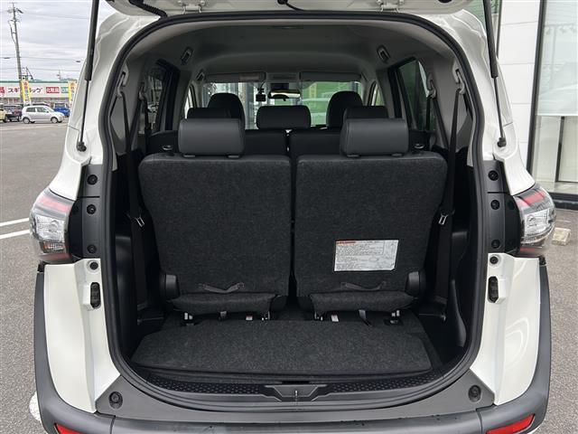 シエンタ G クエロ 純正7インチナビ/バックモニター/フルセグテレビ/両側パワースライドドア/トヨタセーフティセンス/社外アルミホイール/純正フロアマット/LEDヘッドライト/ハーフレザーシート/オレンジステッチ/ETC(20枚目)