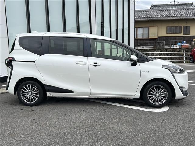 シエンタ G クエロ 純正7インチナビ/バックモニター/フルセグテレビ/両側パワースライドドア/トヨタセーフティセンス/社外アルミホイール/純正フロアマット/LEDヘッドライト/ハーフレザーシート/オレンジステッチ/ETC(33枚目)