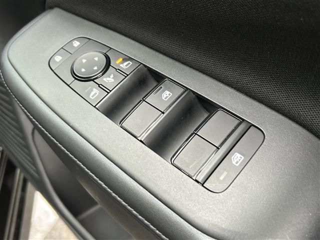 ノート X 純正ナビ/全方位モニター/フルセグテレビ/インテリジェントルームミラー/置くだけ充電/プロパイロット/ブラインドスポットモニター/ビルトインETC/LEDヘッドライト/スマートキー/プッシュスタート(12枚目)