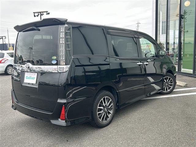 ヴォクシー ＺＳ　煌ＩＩ　純正ナビ／バックカメラ／フルセグテレビ／両側パワースライドドア／プリクラッシュセーフティー／レーンキープアシスト／オートライト／オートマチックハイビーム／前後コーナーセンサー／ビルトインＥＴＣ　ＶＳＣ（34枚目）