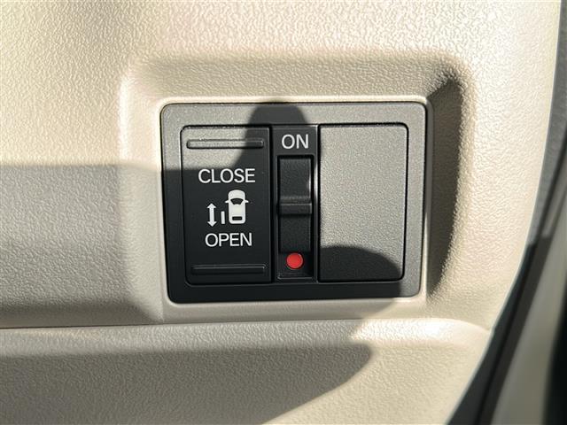 N-BOX ファッションスタイル 純正8インチナビ/フルセグ/バックモニター/片側パワースライドドア/クルーズコントロール/USB/ETC/純正フロアマット/プッシュスタート/スマートキー/オートエアコン 左パワースライドドア ソナー(17枚目)