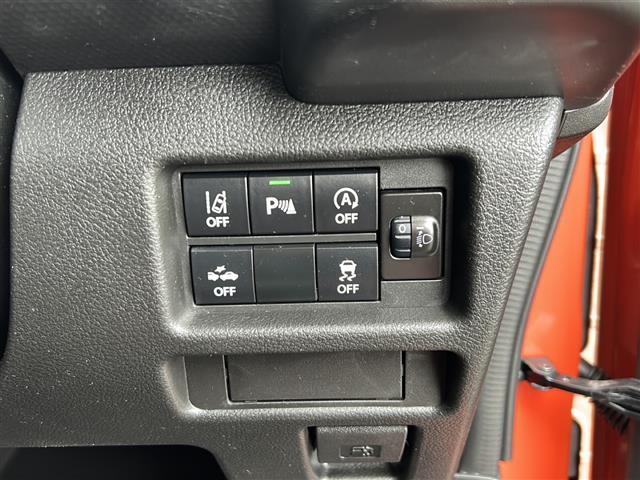 気になる車はすぐにお問い合わせください！画面右側の００６６から始まる無料ダイヤルからお問い合わせ下さい！専門スタッフがお車のご質問にお答えいたします！