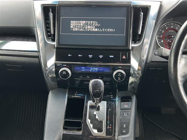 ヴェルファイア ２．５Ｚ　Ｇエディション　純正１０インチナビ／１２インチフリップダウンモニタ／フルセグ／シートヒーター／エアシート／バックカメラ／オートマチックハイビーム／ＤＶＤ再生機能／トヨタセーフティセンス／ビルトインＥＴＣ／スマートキー（10枚目）