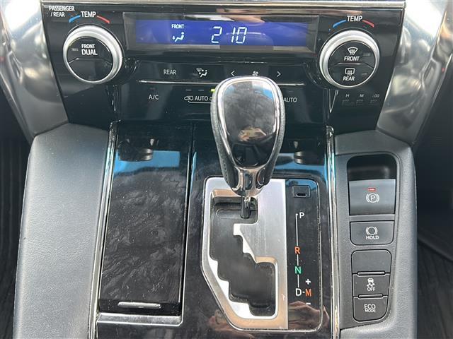 ヴェルファイア ２．５Ｚ　Ｇエディション　純正１０インチナビ／１２インチフリップダウンモニタ／フルセグ／シートヒーター／エアシート／バックカメラ／オートマチックハイビーム／ＤＶＤ再生機能／トヨタセーフティセンス／ビルトインＥＴＣ／スマートキー（12枚目）