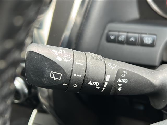 ヴェルファイア ２．５Ｚ　Ｇエディション　純正１０インチナビ／１２インチフリップダウンモニタ／フルセグ／シートヒーター／エアシート／バックカメラ／オートマチックハイビーム／ＤＶＤ再生機能／トヨタセーフティセンス／ビルトインＥＴＣ／スマートキー（17枚目）