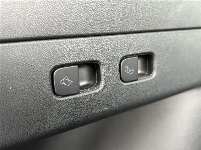 モデルY パフォーマンス パノラマルーフ/オートパイロット/禁煙車/純正ディスプレイオーディオ/パーキングアシスト/レザーシート/シートヒーター/バックカメラ/サイドカメラ/クルーズコントロール/レーンキープアシスト/4WD(15枚目)