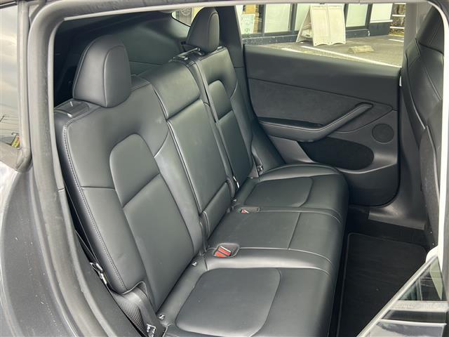 モデルY パフォーマンス パノラマルーフ/オートパイロット/禁煙車/純正ディスプレイオーディオ/パーキングアシスト/レザーシート/シートヒーター/バックカメラ/サイドカメラ/クルーズコントロール/レーンキープアシスト/4WD(19枚目)