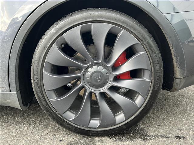 モデルY パフォーマンス パノラマルーフ/オートパイロット/禁煙車/純正ディスプレイオーディオ/パーキングアシスト/レザーシート/シートヒーター/バックカメラ/サイドカメラ/クルーズコントロール/レーンキープアシスト/4WD(24枚目)