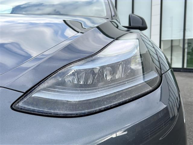 モデルY パフォーマンス パノラマルーフ/オートパイロット/禁煙車/純正ディスプレイオーディオ/パーキングアシスト/レザーシート/シートヒーター/バックカメラ/サイドカメラ/クルーズコントロール/レーンキープアシスト/4WD(27枚目)