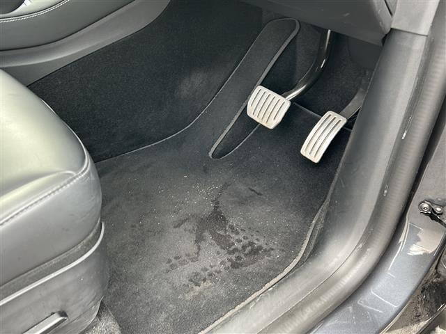 モデルY パフォーマンス パノラマルーフ/オートパイロット/禁煙車/純正ディスプレイオーディオ/パーキングアシスト/レザーシート/シートヒーター/バックカメラ/サイドカメラ/クルーズコントロール/レーンキープアシスト/4WD(39枚目)