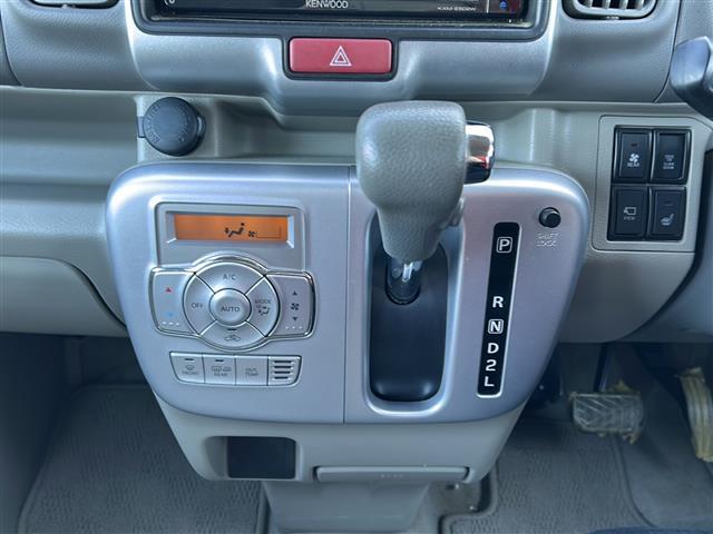 エブリイワゴン ＰＺターボスペシャル　純正ナビ／フルセグ／バックカメラ／両側パワースライドドア／スズキセーフティサポート／ドライブレコーダー前方／純正１４アルミホイール／禁煙車／スマートキー／スペアキー１本／ＥＴＣ／オートステップ　ＥＳＣ（8枚目）