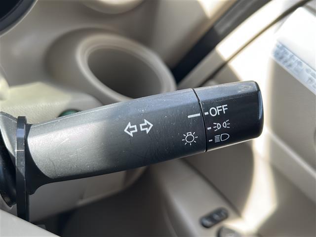 N-BOX G オーディオ/CD/USB/両側パワースライドドア/プッシュスタート/スマートキー/純正フロアマット/ドアバイザー/アルミホイール/ベンチシート/横滑り防止装置/オートエアコン/ハロゲンヘッドライト(4枚目)