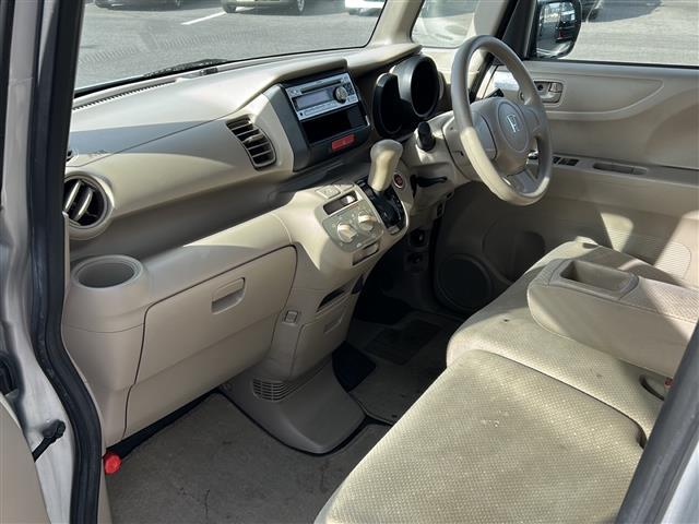 N-BOX G オーディオ/CD/USB/両側パワースライドドア/プッシュスタート/スマートキー/純正フロアマット/ドアバイザー/アルミホイール/ベンチシート/横滑り防止装置/オートエアコン/ハロゲンヘッドライト(22枚目)