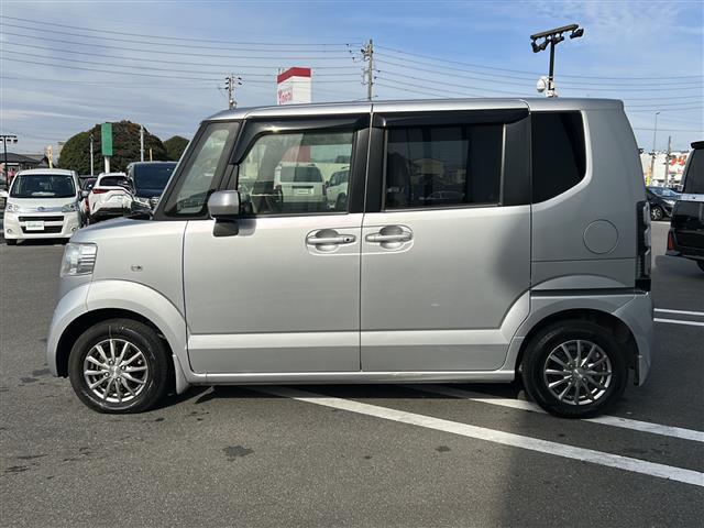 N-BOX G オーディオ/CD/USB/両側パワースライドドア/プッシュスタート/スマートキー/純正フロアマット/ドアバイザー/アルミホイール/ベンチシート/横滑り防止装置/オートエアコン/ハロゲンヘッドライト(34枚目)