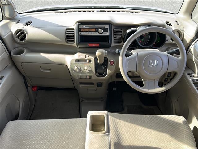 N-BOX G オーディオ/CD/USB/両側パワースライドドア/プッシュスタート/スマートキー/純正フロアマット/ドアバイザー/アルミホイール/ベンチシート/横滑り防止装置/オートエアコン/ハロゲンヘッドライト(42枚目)