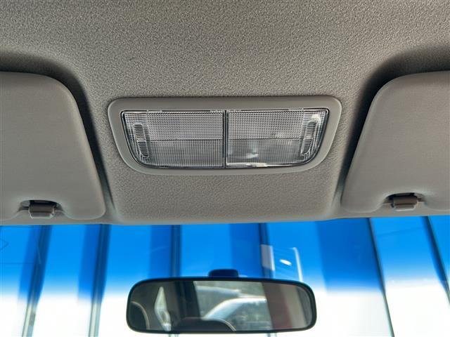 フリード Ｇ　ジャストセレクション　社外７インチナビ／両側パワースライドドア／ワンセグＴＶ／ウィンカーミラー／社外アルミホイール／キセノンヘッドライト／純正フロアマット／ウォークスルー／３列シート／Ｂｌｕｅｔｏｏｔｈ接続／スマートキー／（23枚目）