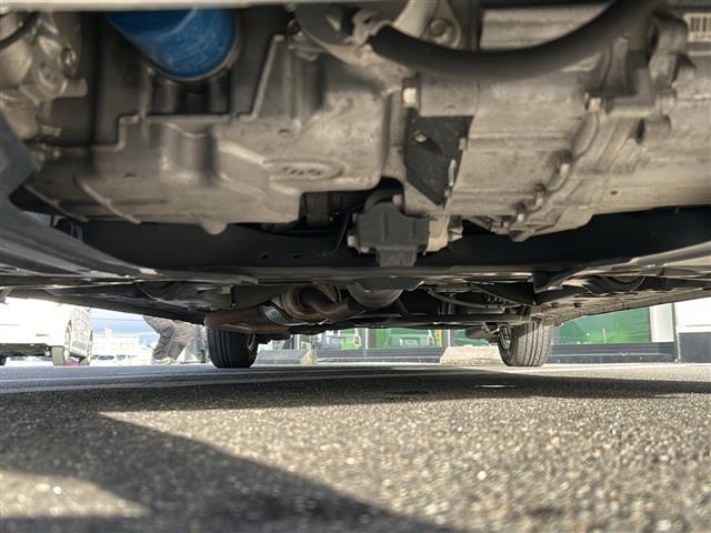 フリード Ｇ　ジャストセレクション　社外７インチナビ／両側パワースライドドア／ワンセグＴＶ／ウィンカーミラー／社外アルミホイール／キセノンヘッドライト／純正フロアマット／ウォークスルー／３列シート／Ｂｌｕｅｔｏｏｔｈ接続／スマートキー／（40枚目）