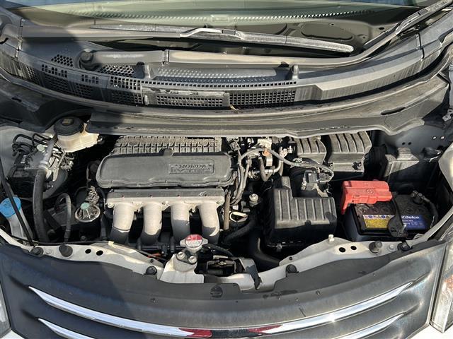 フリード Ｇ　ジャストセレクション　社外７インチナビ／両側パワースライドドア／ワンセグＴＶ／ウィンカーミラー／社外アルミホイール／キセノンヘッドライト／純正フロアマット／ウォークスルー／３列シート／Ｂｌｕｅｔｏｏｔｈ接続／スマートキー／（41枚目）