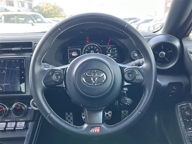 GR86 RZ 純正10インチナビ/サイドバイザー/プッシュスタート/スマートキー/クルーズコントロール/ETC/バックモニター/フルセグテレビ/社外前後トライブレコーダー/純正フロアマット/ハーフレザーシート/(4枚目)