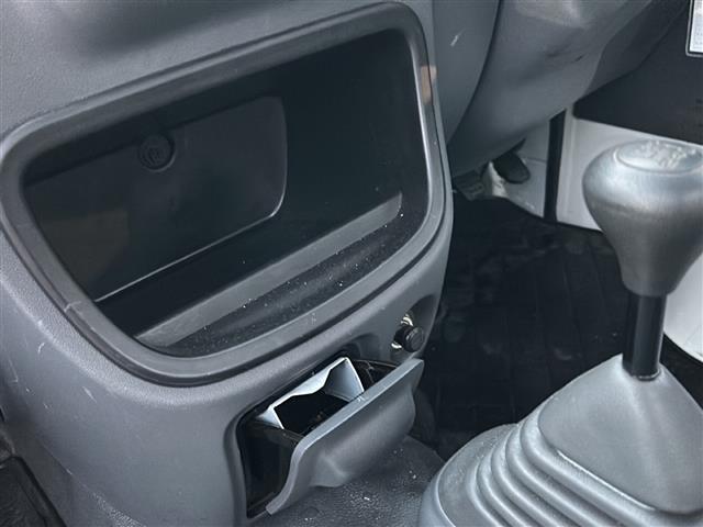 ハイゼットトラック エアコン・パワステ スペシャル 5速マニュアル/4WD/ケンウッドオーディオ/サマータイヤ車載/純正フロアマット/サイドドアバイザー/ケンウッドオーディオ/CD/AUX/パワーステアリング/エアコン/パワーウィンドウ/エアバック(7枚目)