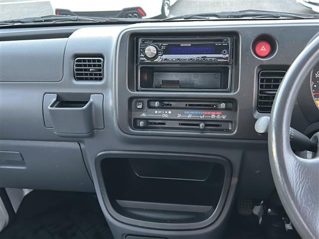 ハイゼットトラック エアコン・パワステ スペシャル 5速マニュアル/4WD/ケンウッドオーディオ/サマータイヤ車載/純正フロアマット/サイドドアバイザー/ケンウッドオーディオ/CD/AUX/パワーステアリング/エアコン/パワーウィンドウ/エアバック(12枚目)