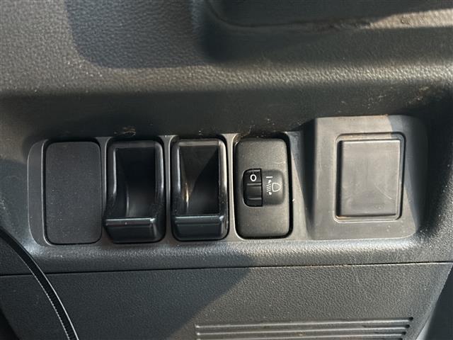 ハイゼットトラック エアコン・パワステ スペシャル 5速マニュアル/4WD/ケンウッドオーディオ/サマータイヤ車載/純正フロアマット/サイドドアバイザー/ケンウッドオーディオ/CD/AUX/パワーステアリング/エアコン/パワーウィンドウ/エアバック(14枚目)