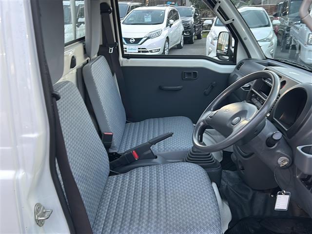 ハイゼットトラック エアコン・パワステ スペシャル 5速マニュアル/4WD/ケンウッドオーディオ/サマータイヤ車載/純正フロアマット/サイドドアバイザー/ケンウッドオーディオ/CD/AUX/パワーステアリング/エアコン/パワーウィンドウ/エアバック(20枚目)