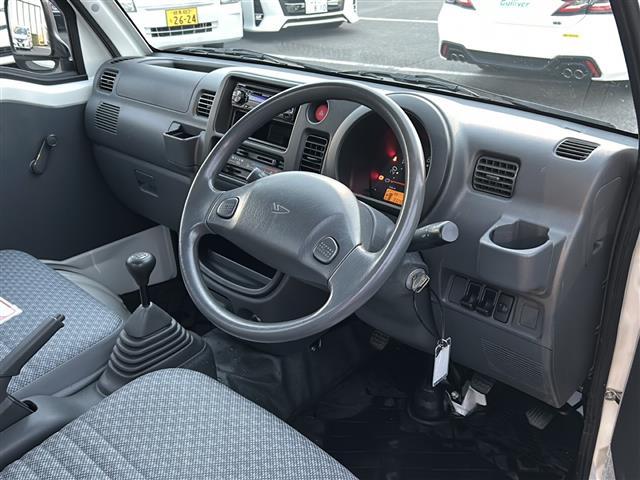 ハイゼットトラック エアコン・パワステ スペシャル 5速マニュアル/4WD/ケンウッドオーディオ/サマータイヤ車載/純正フロアマット/サイドドアバイザー/ケンウッドオーディオ/CD/AUX/パワーステアリング/エアコン/パワーウィンドウ/エアバック(21枚目)