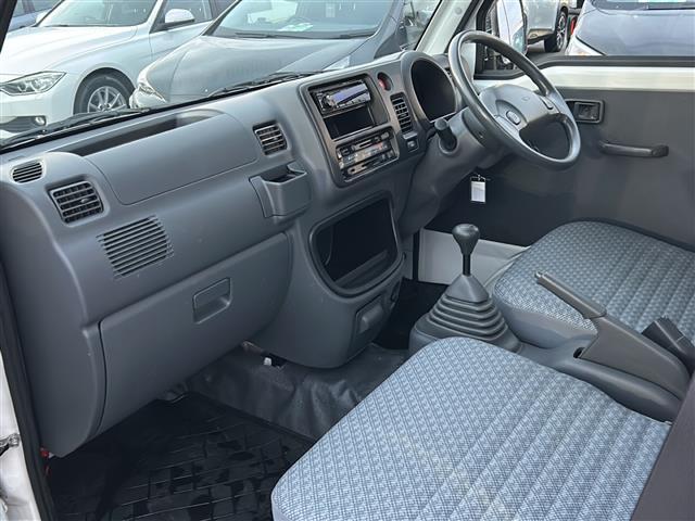 ハイゼットトラック エアコン・パワステ スペシャル 5速マニュアル/4WD/ケンウッドオーディオ/サマータイヤ車載/純正フロアマット/サイドドアバイザー/ケンウッドオーディオ/CD/AUX/パワーステアリング/エアコン/パワーウィンドウ/エアバック(23枚目)