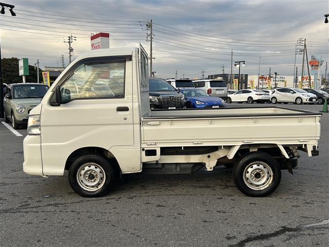 ハイゼットトラック エアコン・パワステ スペシャル 5速マニュアル/4WD/ケンウッドオーディオ/サマータイヤ車載/純正フロアマット/サイドドアバイザー/ケンウッドオーディオ/CD/AUX/パワーステアリング/エアコン/パワーウィンドウ/エアバック(29枚目)