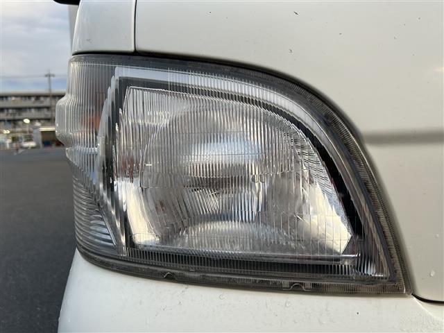 ハイゼットトラック エアコン・パワステ スペシャル 5速マニュアル/4WD/ケンウッドオーディオ/サマータイヤ車載/純正フロアマット/サイドドアバイザー/ケンウッドオーディオ/CD/AUX/パワーステアリング/エアコン/パワーウィンドウ/エアバック(32枚目)