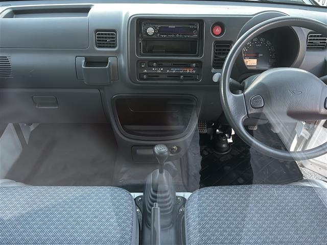 ハイゼットトラック エアコン・パワステ スペシャル 5速マニュアル/4WD/ケンウッドオーディオ/サマータイヤ車載/純正フロアマット/サイドドアバイザー/ケンウッドオーディオ/CD/AUX/パワーステアリング/エアコン/パワーウィンドウ/エアバック(42枚目)