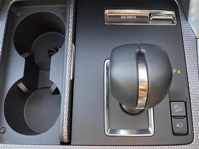 CX-60 XD エクスクルーシブモード 純正12.3型ナビ/フルセグTV/全方位カメラ/BOSEサウンド/パノラマサンルーフ/レザーシート/シートヒーター/エアシート/ステアリングヒーター/パワーシート/電動リアゲート/ドライブレコーダー(8枚目)