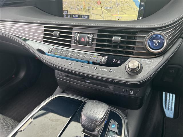 ＬＳ ＬＳ５００ｈ　Ｆスポーツ　サンルーフ／全方位カメラ／ＥＴＣ２．０／禁煙車／クルーズコントロール／レーンキープアシスト／コーナーセンサー／バックカメラ／ドライブレコーダー／ハーフレザーシート／シートヒーター／ステアリングヒーター（14枚目）