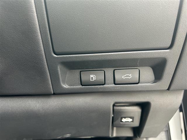 ＬＳ ＬＳ５００ｈ　Ｆスポーツ　サンルーフ／全方位カメラ／ＥＴＣ２．０／禁煙車／クルーズコントロール／レーンキープアシスト／コーナーセンサー／バックカメラ／ドライブレコーダー／ハーフレザーシート／シートヒーター／ステアリングヒーター（16枚目）