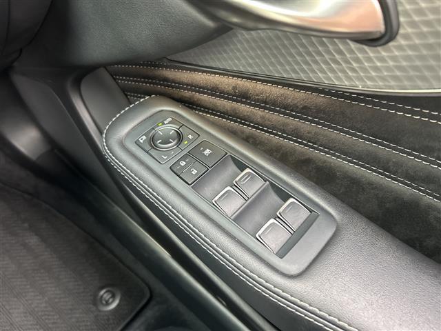 ＬＳ ＬＳ５００ｈ　Ｆスポーツ　サンルーフ／全方位カメラ／ＥＴＣ２．０／禁煙車／クルーズコントロール／レーンキープアシスト／コーナーセンサー／バックカメラ／ドライブレコーダー／ハーフレザーシート／シートヒーター／ステアリングヒーター（17枚目）