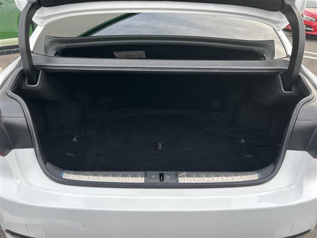 ＬＳ ＬＳ５００ｈ　Ｆスポーツ　サンルーフ／全方位カメラ／ＥＴＣ２．０／禁煙車／クルーズコントロール／レーンキープアシスト／コーナーセンサー／バックカメラ／ドライブレコーダー／ハーフレザーシート／シートヒーター／ステアリングヒーター（24枚目）