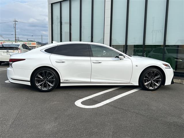 ＬＳ ＬＳ５００ｈ　Ｆスポーツ　サンルーフ／全方位カメラ／ＥＴＣ２．０／禁煙車／クルーズコントロール／レーンキープアシスト／コーナーセンサー／バックカメラ／ドライブレコーダー／ハーフレザーシート／シートヒーター／ステアリングヒーター（39枚目）