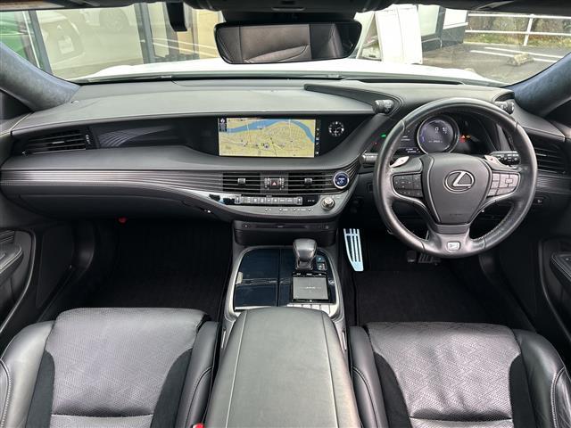 ＬＳ ＬＳ５００ｈ　Ｆスポーツ　サンルーフ／全方位カメラ／ＥＴＣ２．０／禁煙車／クルーズコントロール／レーンキープアシスト／コーナーセンサー／バックカメラ／ドライブレコーダー／ハーフレザーシート／シートヒーター／ステアリングヒーター（42枚目）