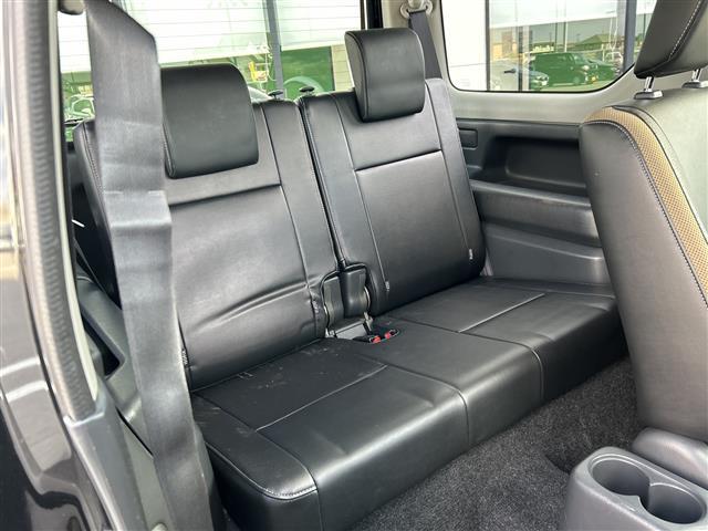 ジムニー ランドベンチャー　フルセグテレビ／社外７インチナビ／ハーフレザーシート／シートヒーター／背面タイヤハードカバー／サイドバイザー／スタッドレス有／純正アルミホイール／純正フロアマット／前後ドライブレコーダー／禁煙車　ＰＳ（12枚目）