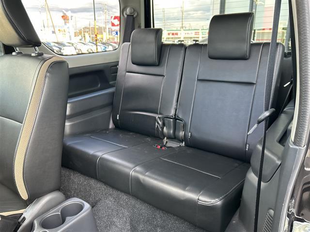 ジムニー ランドベンチャー　フルセグテレビ／社外７インチナビ／ハーフレザーシート／シートヒーター／背面タイヤハードカバー／サイドバイザー／スタッドレス有／純正アルミホイール／純正フロアマット／前後ドライブレコーダー／禁煙車　ＰＳ（13枚目）