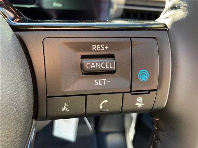 セレナ ｅ－パワー　ハイウェイスターＶ　全方位カメラ／両側パワースライドドア／フルセグＴＶ／純正ディスプレイオーディオ／バックカメラ／クルーズコントロール／プロパイロット／ハーフレザーシート／ワイヤレス充電／ＬＥＤヘッドライト／禁煙車（9枚目）