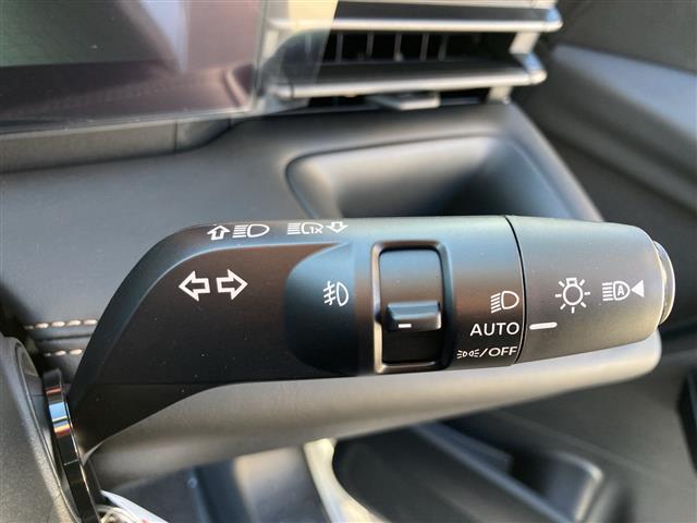 セレナ ｅ－パワー　ハイウェイスターＶ　全方位カメラ／両側パワースライドドア／フルセグＴＶ／純正ディスプレイオーディオ／バックカメラ／クルーズコントロール／プロパイロット／ハーフレザーシート／ワイヤレス充電／ＬＥＤヘッドライト／禁煙車（11枚目）