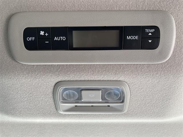 セレナ ｅ－パワー　ハイウェイスターＶ　全方位カメラ／両側パワースライドドア／フルセグＴＶ／純正ディスプレイオーディオ／バックカメラ／クルーズコントロール／プロパイロット／ハーフレザーシート／ワイヤレス充電／ＬＥＤヘッドライト／禁煙車（16枚目）