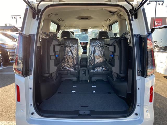 セレナ ｅ－パワー　ハイウェイスターＶ　全方位カメラ／両側パワースライドドア／フルセグＴＶ／純正ディスプレイオーディオ／バックカメラ／クルーズコントロール／プロパイロット／ハーフレザーシート／ワイヤレス充電／ＬＥＤヘッドライト／禁煙車（25枚目）