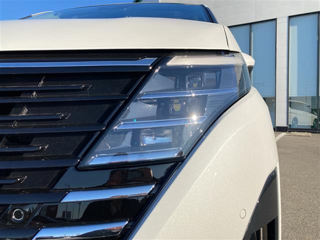 セレナ ｅ－パワー　ハイウェイスターＶ　全方位カメラ／両側パワースライドドア／フルセグＴＶ／純正ディスプレイオーディオ／バックカメラ／クルーズコントロール／プロパイロット／ハーフレザーシート／ワイヤレス充電／ＬＥＤヘッドライト／禁煙車（28枚目）