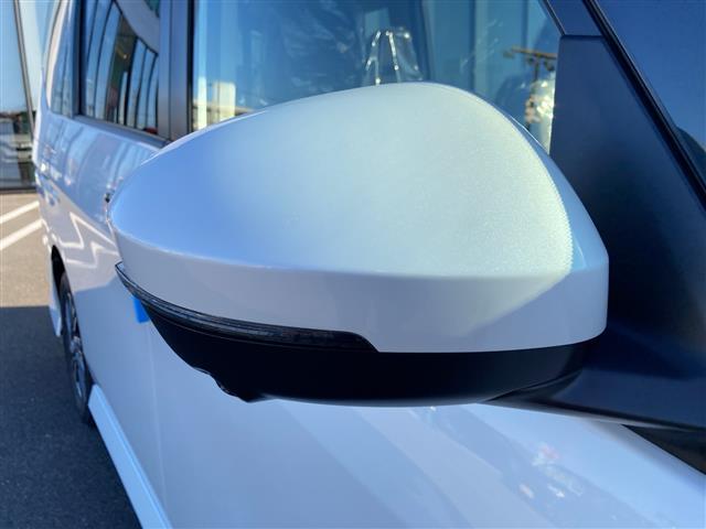 セレナ ｅ－パワー　ハイウェイスターＶ　全方位カメラ／両側パワースライドドア／フルセグＴＶ／純正ディスプレイオーディオ／バックカメラ／クルーズコントロール／プロパイロット／ハーフレザーシート／ワイヤレス充電／ＬＥＤヘッドライト／禁煙車（31枚目）