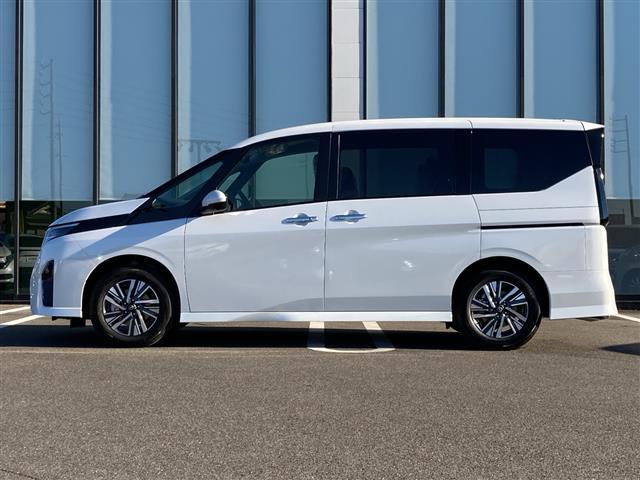 セレナ ｅ－パワー　ハイウェイスターＶ　全方位カメラ／両側パワースライドドア／フルセグＴＶ／純正ディスプレイオーディオ／バックカメラ／クルーズコントロール／プロパイロット／ハーフレザーシート／ワイヤレス充電／ＬＥＤヘッドライト／禁煙車（35枚目）